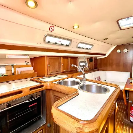 Botel Yacht Anakaona-A Different Way To Stay! Corralejo