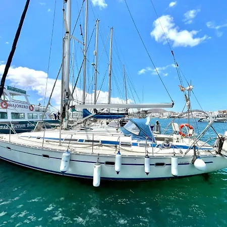 Yacht Anakaona-A Different Way To Stay! Botel *
