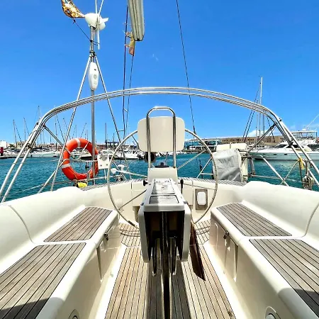 Yacht Anakaona-A Different Way To Stay! Botel Corralejo