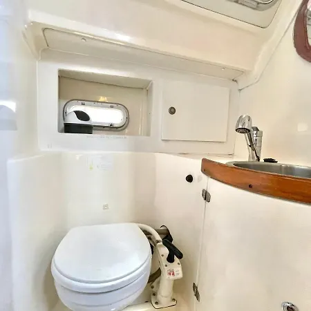 Botel Yacht Anakaona-A Different Way To Stay! Corralejo