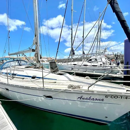 Hotel en barco Yacht Anakaona-A Different Way To Stay!