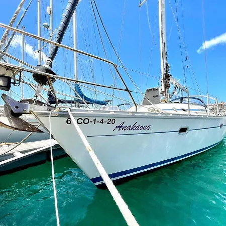 Hotel en barco Yacht Anakaona-A Different Way To Stay! *