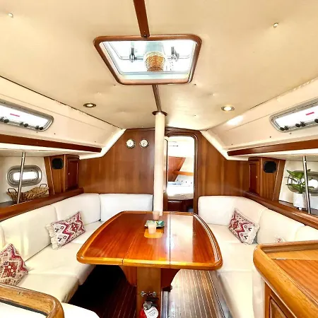 Yacht Anakaona-A Different Way To Stay! Hotel en barco *